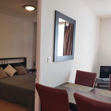 Joli appartement T2 dans résidence avec piscine, hammam et parking gratuits Carcassonne Esterno foto
