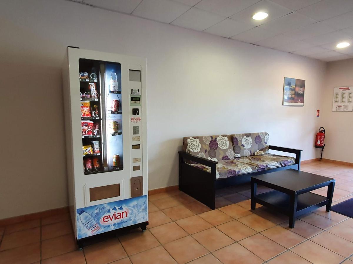 Joli appartement T2 dans résidence avec piscine, hammam et parking gratuits Carcassonne Esterno foto