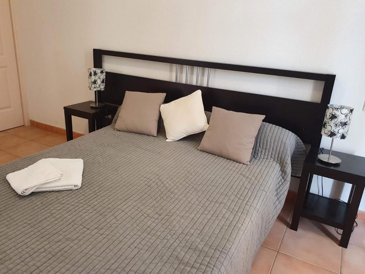 Joli appartement T2 dans résidence avec piscine, hammam et parking gratuits Carcassonne Esterno foto