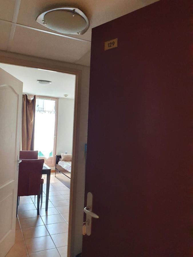 Joli appartement T2 dans résidence avec piscine, hammam et parking gratuits Carcassonne Esterno foto