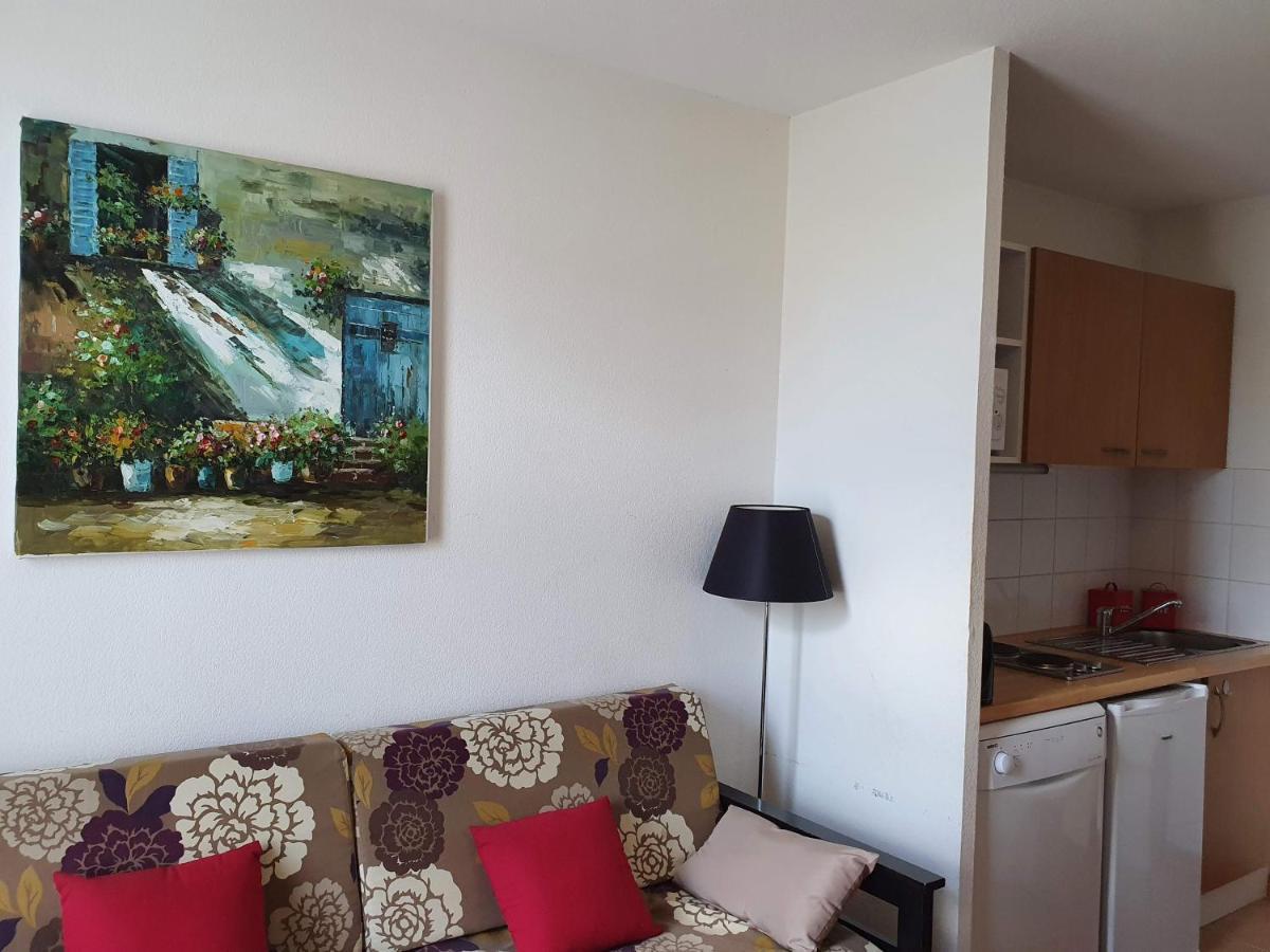 Joli appartement T2 dans résidence avec piscine, hammam et parking gratuits Carcassonne Esterno foto
